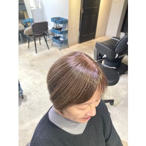 ショートボブ×ブリーチなし白髪ぼかしカラー【高田馬場 】