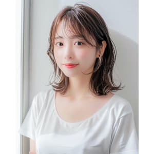 軽さに揺れるレイヤーミディアム - ano 渋谷【アノ シブヤ】掲載中