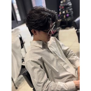 センターパート×ニュアンスパーマ×フェザーパーマ×men's - owl 心斎橋【アウル シンサイバシ】掲載中
