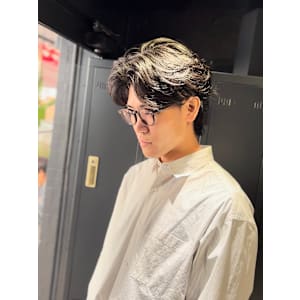 センターパート×ニュアンスパーマ×フェザーパーマ×men's