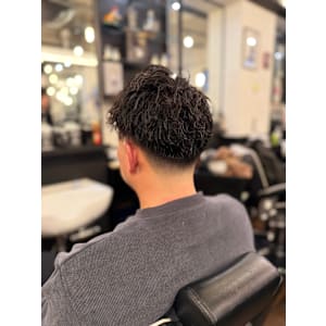 2ブロフェードワイルドパーマ - Bro Tokyo BARBERSHOP 神田店 MEN'S専門理容室【ブロートーキョーバーバーショップカンダテンメンズセンモンリヨウシツ】掲載中