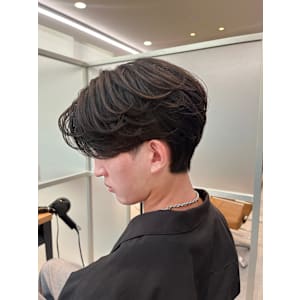センターパート【福岡／大名／メンズサロン】 - Men’s salon Zina 天神 ［メンズカット/眉毛/韓国/パーマ］【メンズサロンジーナ】【メンズサロン　ジーナ　テンジン　メンズカット　マユゲ　カンコク　パーマ　メンズサロン　ジーナ】掲載中