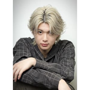 ブリーチカラー　センターパートウルフ - LIPPS hair 天神【9月4日 NEW OPEN】【リップスヘアー テンジン】掲載中