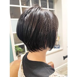 大人ショートボブ