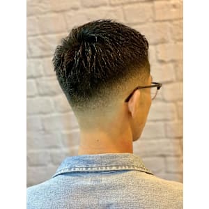 フェードスタイル - 銀座マツナガ 新宿野村ビル店【ギンザマツナガ シンジュクノムラビルテン】掲載中