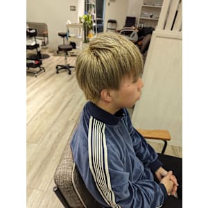 EAST by ergo川崎東口×スタイル - EAST by ergo川崎東口 髪質改善/ショート/ブリーチカラー【イーストバイエルゴカワサキヒガシグチ カミシツカイゼン ショート ブリーチカラー】掲載中