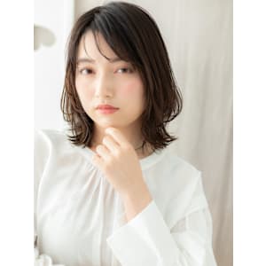 ゆるふわミディアムハイレイヤーカットウェットヘア30代40代