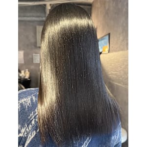 《鈴木茉奈》縮毛矯正/髪質改善HITA/艶髪/大宮 - elu by lovis【エル バイ ラビス】掲載中