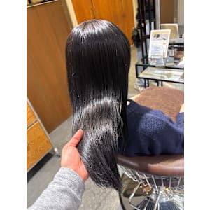 オリーブグレー　ダークグレー　オリーブアッシュ　グレージュ - LILIANA【リリアーナ】掲載中