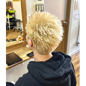 ブロンドスパイキーショート - hair studio Romeo【ロメオ】掲載中