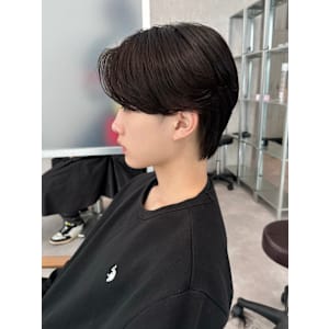 毛流れセンターパート(メンズカット/ダウンパーマ/ナチュラル - Men’s salon Zina 天神 ［メンズカット/眉毛/韓国/パーマ］【メンズサロンジーナ】【メンズサロン　ジーナ　テンジン　メンズカット　マユゲ　カンコク　パーマ　メンズサロン　ジーナ】掲載中