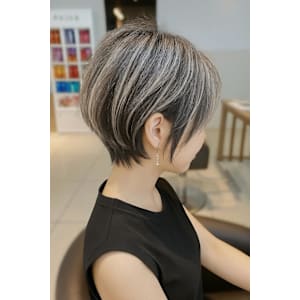 【小田急相模原】ショートの白髪ぼかしハイライト - LOHAS by KENJE【ロハスバイケンジ】掲載中