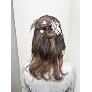 カチモリハーフアップ