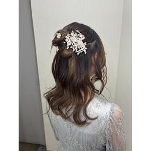 カチモリハーフアップアレンジ