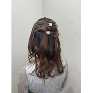 カチモリハーフアップヘアアレンジ