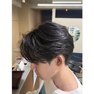 毛流れセンターパート - epc by F.U.N 竹ノ塚 髪質改善/ブリーチ/ハイライト【エピックバイファン】【エピックバイファン】掲載中