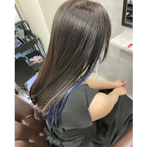 イヤリングカラーブルー - GLADGE池袋/ダブルカラー/ブリーチ【グラッジイケブクロダブルカラーブリーチ】掲載中