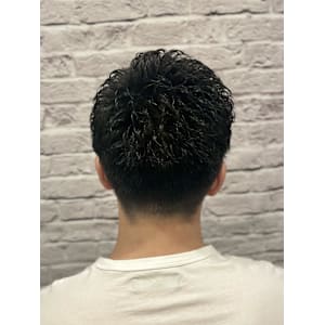 アイロンパーマで作るツーブロックショート - グレイスフルバーバー プラチナム【グレイスフルバーバー プラチナム】掲載中