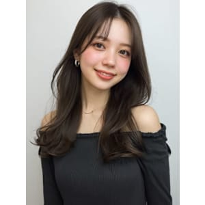 オリーブアッシュベージュ 韓国風 くびれレイヤー ロングヘア - Beautissimo 川越【ビューティシモ カワゴエ】掲載中