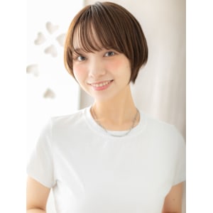 グレーブラウン小顔補正カット丸みショートマッシュ20代30代 - COVER HAIR bliss【カバーヘア ブリス】大宮/大宮西口店【カバー ヘア ブリス オオミヤ オオミヤニシグチテン】掲載中