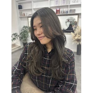 グレージュカラー/アッシュグレージュ/ザクザクレイヤーカット - AO。【アオ】掲載中