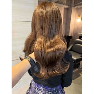 《高橋亜美》ブラウンベージュ/ブリーチ/大宮 - elu by lovis【エル バイ ラビス】掲載中