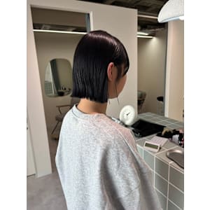 ワンレンボブ前下がりショート内巻きワンカール鎖骨ミディアム - newi 広島【ネウィヒロシマ】掲載中