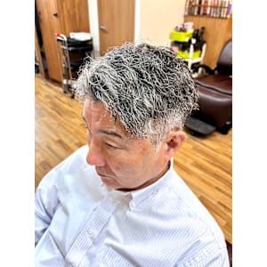 グレイヘアツイストスパイラルパーマ - hair studio Romeo【ロメオ】掲載中