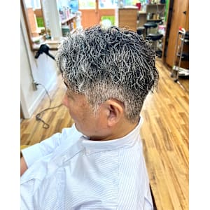 グレイヘアツイストスパイラルパーマ - hair studio Romeo【ロメオ】掲載中