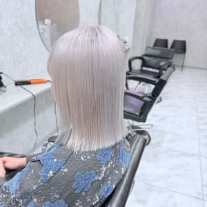 ホワイト - kamiiro ハイトーン/ブリーチ/ダブルカラー/髪質改善【カミイロ ハイトーン ブリーチ ダブルカラー カミシツカイゼン】掲載中