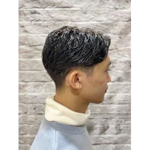 癖毛を活かした七三分けナチュラルスタイル - グレイスフルバーバー プラチナム【グレイスフルバーバー プラチナム】掲載中