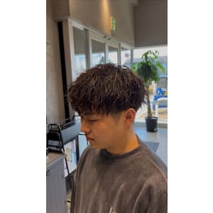 王道のツイストスパイラルパーマ