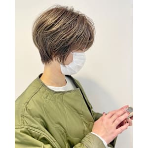 小顔ショート/ハイライト/くびれショート