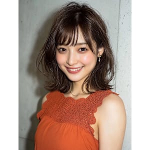 かわいいミディアムレイヤー