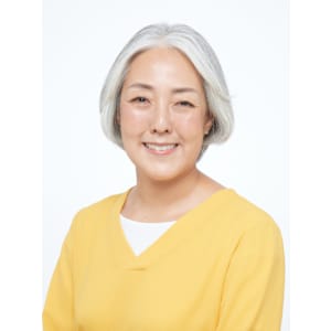 グレイヘアにオススメ◎白髪を活かしたショート - えがお美容室【エガオビヨウシツ】掲載中