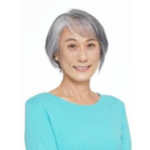 60代のグレイヘアの方に◎前下がりショートボブ - えがお美容室【エガオビヨウシツ】掲載中