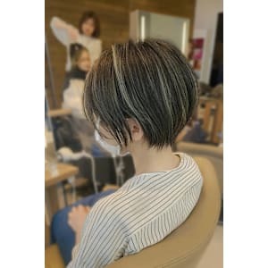 【小田急相模原】白髪ぼかしで魅せるショート - LOHAS by KENJE【ロハスバイケンジ】掲載中