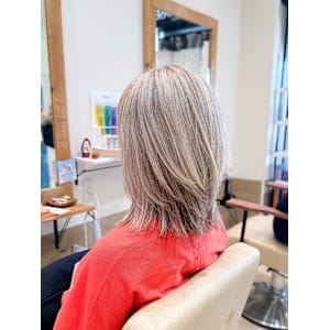 30代40代50代レイヤーカット白髪ぼかしハイライト - STELLA by KENJE【ステラバイケンジ】掲載中