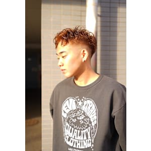 ブリーチなしcolor／メンズパーマ - Muse by KENJE【ミューズバイケンジ】掲載中