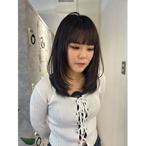 Nanaka/セミロングレイヤー艶カラー - MOON by KENJE【ムーンバイケンジ】掲載中