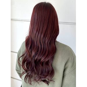 チェリーレッド ゆる巻きロング ダメージレス ブリーチ - 髪質改善 SEPT. 天神大名【カミシツカイゼン セプト テンジンダイミョウ】掲載中