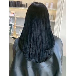 ブルーグレー ケアブリーチ ダメージレス 艶髪ロング 20代 - 髪質改善 SEPT. 天神大名【カミシツカイゼン セプト テンジンダイミョウ】掲載中