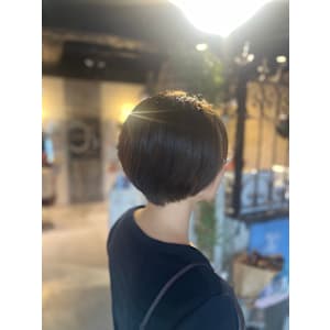 【首元まで美しく見せる、大人ショートボブ】 - SANKARI 真法院店【サンカリ シンポウインテン】掲載中