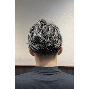 ツーブロックパーマ - UN businessman barber【ユーエヌ ビジネスマン バーバー】掲載中
