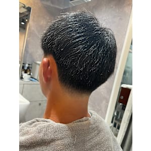 テーパーフェード - MEGURO BARBER SHOP 6PPONGI 目黒六【メグロ バーバー ショップ ロッポンギ メグロク】掲載中