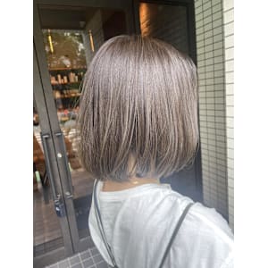 透明感たっぷりグレージュヘア - 半個室型美容室 Sourire 博多店【ハンコシツガタビヨウシツスーリールハカタテン】掲載中