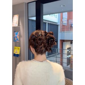 可愛いひつじさんアレンジヘア - EARTH/E 吉祥寺店 ハイライト/髪質改善/縮毛矯正【アース　エレガンス　キチジョウジテン　ハイライト　カミシツカイゼン　シュクモウキョウセイ】掲載中