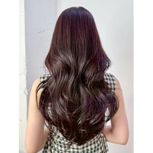 ロング暗めカラーおくれ毛_ba567021 - IT by ALBUM 八王子店【アイティー バイ アルバム】【アイティーバイアルバム】掲載中