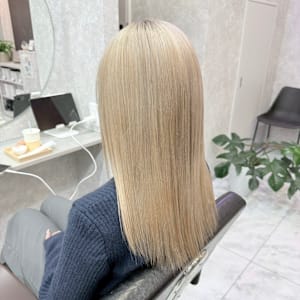 ブロンドベージュ - kamiiro ハイトーン/ブリーチ/ダブルカラー/髪質改善【カミイロ ハイトーン ブリーチ ダブルカラー カミシツカイゼン】掲載中