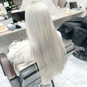 ホワイト - kamiiro ハイトーン/ブリーチ/ダブルカラー/髪質改善【カミイロ ハイトーン ブリーチ ダブルカラー カミシツカイゼン】掲載中